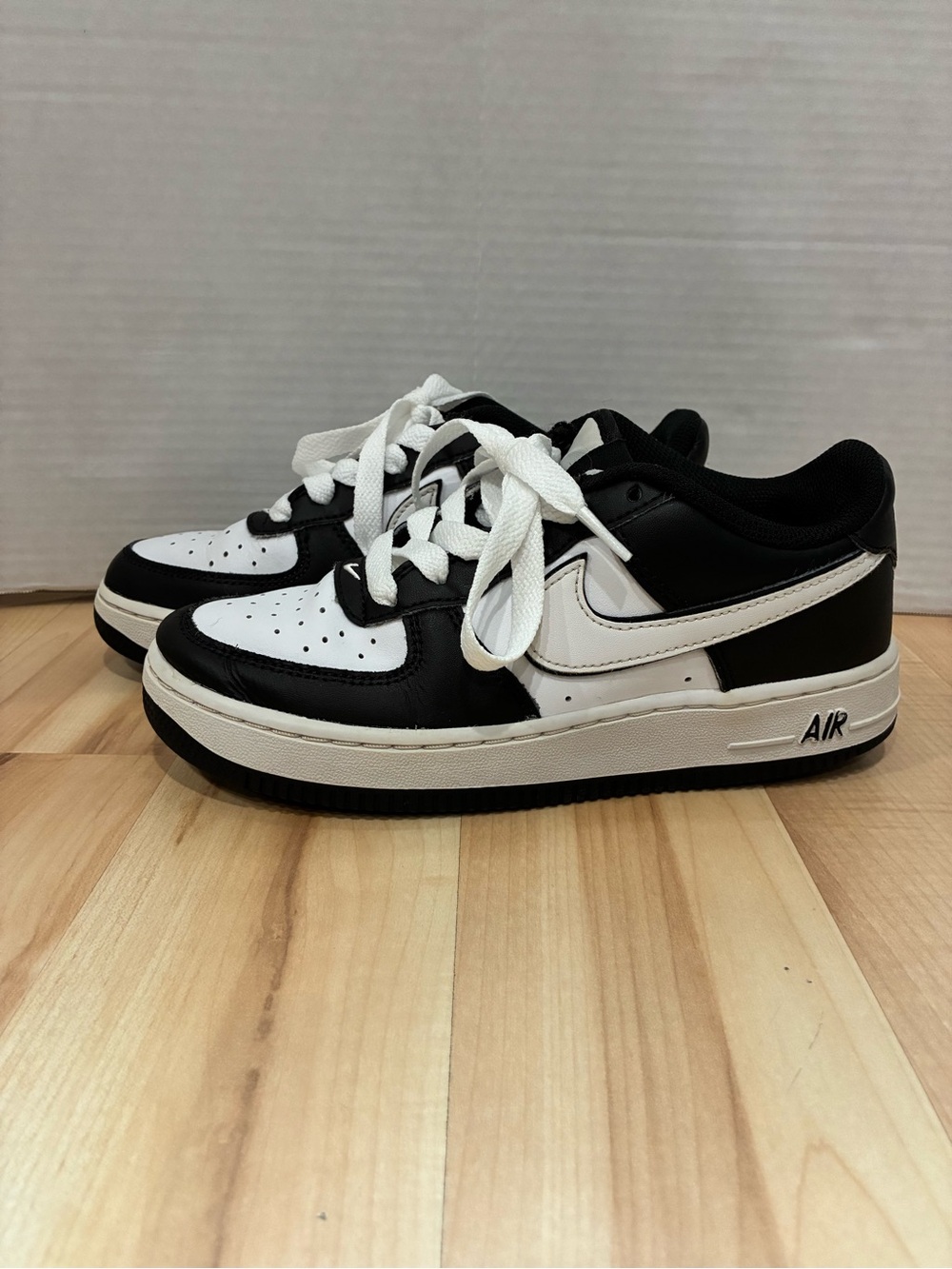 Nike Air Force 1 Low LV8 2 Panda White Black DV1621-001 Youth Size 4Y